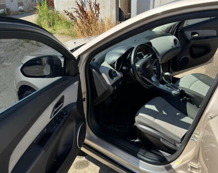 Бежевий Шевроле Круз, об'ємом двигуна 2 л та пробігом 203 тис. км за 8000 $, фото 12 на Automoto.ua