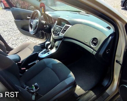 Бежевый Шевроле Круз, объемом двигателя 1.8 л и пробегом 200 тыс. км за 6700 $, фото 3 на Automoto.ua