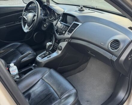 Бежевий Шевроле Круз, об'ємом двигуна 1.8 л та пробігом 286 тис. км за 7100 $, фото 4 на Automoto.ua