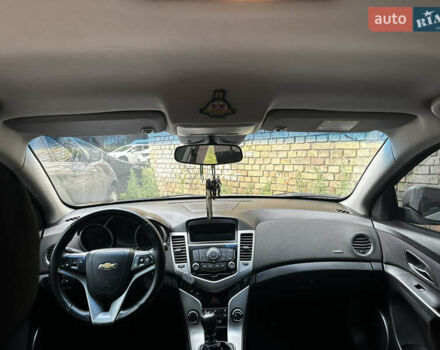 Бежевый Шевроле Круз, объемом двигателя 1.6 л и пробегом 273 тыс. км за 6200 $, фото 10 на Automoto.ua