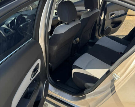 Бежевий Шевроле Круз, об'ємом двигуна 2 л та пробігом 203 тис. км за 8000 $, фото 11 на Automoto.ua