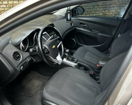 Бежевый Шевроле Круз, объемом двигателя 1.6 л и пробегом 273 тыс. км за 6200 $, фото 8 на Automoto.ua