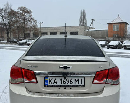 Бежевий Шевроле Круз, об'ємом двигуна 1.36 л та пробігом 197 тис. км за 6900 $, фото 2 на Automoto.ua