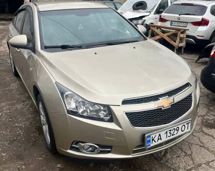 Шевроле Круз 2011 у Києві на Automoto.ua Бежевий Шевроле Круз, об'ємом двигуна 1.8 л та пробігом 420 тис. км за 5750 $, фото 1 на Automoto.ua
