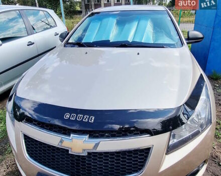 Бежевий Шевроле Круз, об'ємом двигуна 1.8 л та пробігом 212 тис. км за 7000 $, фото 1 на Automoto.ua