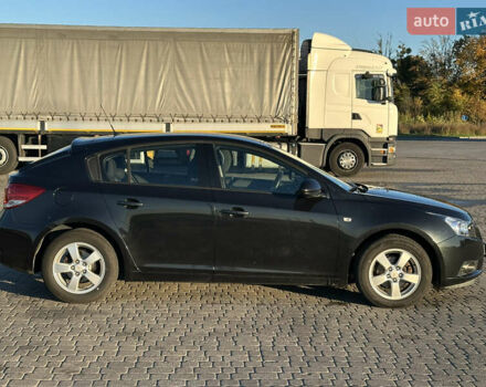 Черный Шевроле Круз, объемом двигателя 1.6 л и пробегом 208 тыс. км за 7600 $, фото 6 на Automoto.ua