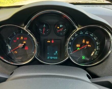 Черный Шевроле Круз, объемом двигателя 1.8 л и пробегом 278 тыс. км за 7800 $, фото 2 на Automoto.ua