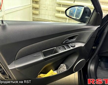 Черный Шевроле Круз, объемом двигателя 1.8 л и пробегом 173 тыс. км за 6700 $, фото 7 на Automoto.ua