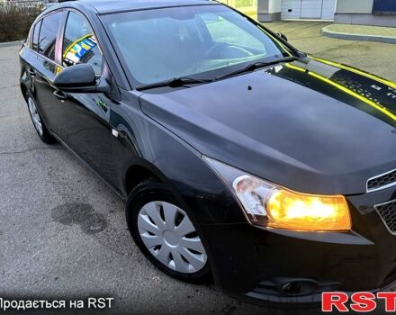 Черный Шевроле Круз, объемом двигателя 1.8 л и пробегом 173 тыс. км за 6700 $, фото 2 на Automoto.ua