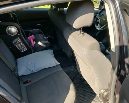 Черный Шевроле Круз, объемом двигателя 1.8 л и пробегом 278 тыс. км за 7800 $, фото 5 на Automoto.ua