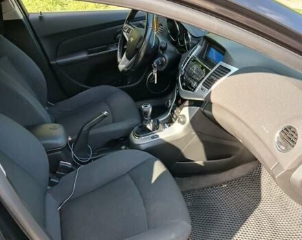 Черный Шевроле Круз, объемом двигателя 1.8 л и пробегом 278 тыс. км за 7800 $, фото 4 на Automoto.ua