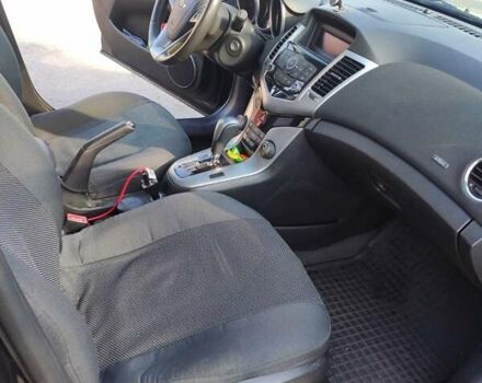 Черный Шевроле Круз, объемом двигателя 1.8 л и пробегом 140 тыс. км за 7000 $, фото 6 на Automoto.ua