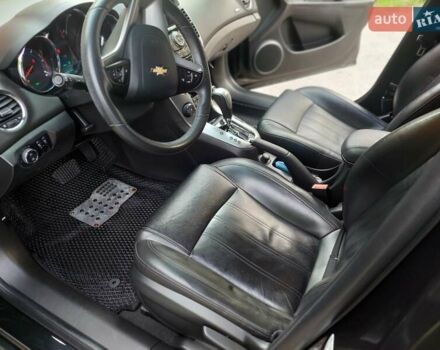 Черный Шевроле Круз, объемом двигателя 2 л и пробегом 148 тыс. км за 8500 $, фото 5 на Automoto.ua
