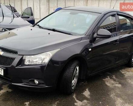 Черный Шевроле Круз, объемом двигателя 1.6 л и пробегом 268 тыс. км за 5450 $, фото 4 на Automoto.ua