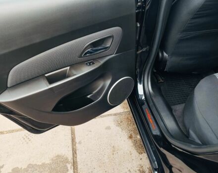 Черный Шевроле Круз, объемом двигателя 1.6 л и пробегом 268 тыс. км за 5450 $, фото 10 на Automoto.ua