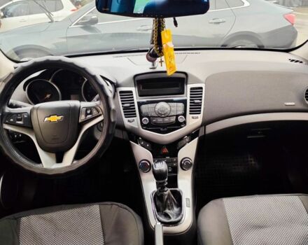 Черный Шевроле Круз, объемом двигателя 1.6 л и пробегом 268 тыс. км за 5450 $, фото 6 на Automoto.ua