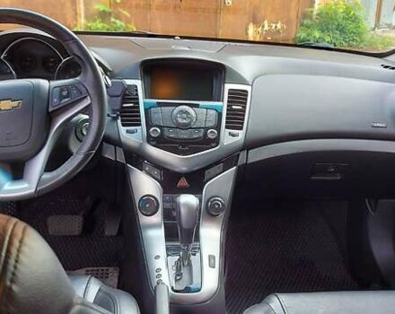 Черный Шевроле Круз, объемом двигателя 2 л и пробегом 148 тыс. км за 8500 $, фото 2 на Automoto.ua