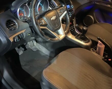 Черный Шевроле Круз, объемом двигателя 1.6 л и пробегом 168 тыс. км за 6800 $, фото 4 на Automoto.ua