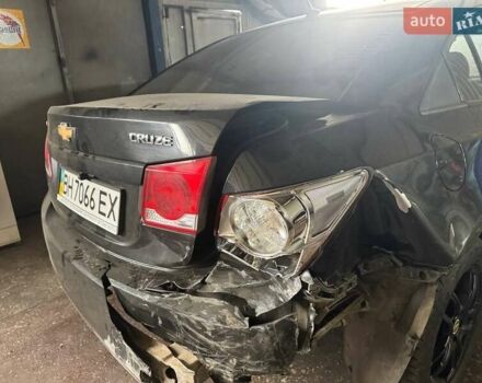 Черный Шевроле Круз, объемом двигателя 1.6 л и пробегом 360 тыс. км за 4200 $, фото 4 на Automoto.ua