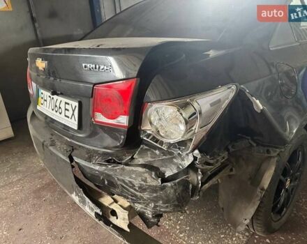 Черный Шевроле Круз, объемом двигателя 1.6 л и пробегом 360 тыс. км за 4200 $, фото 1 на Automoto.ua