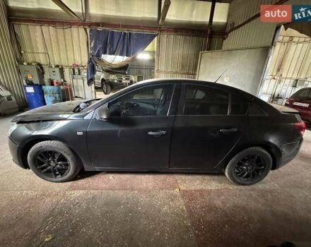 Черный Шевроле Круз, объемом двигателя 1.6 л и пробегом 360 тыс. км за 4200 $, фото 11 на Automoto.ua