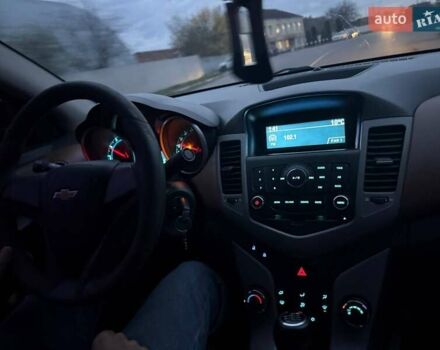 Черный Шевроле Круз, объемом двигателя 1.6 л и пробегом 128 тыс. км за 4850 $, фото 11 на Automoto.ua