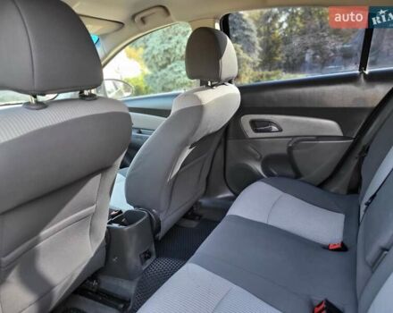 Чорний Шевроле Круз, об'ємом двигуна 1.6 л та пробігом 220 тис. км за 122 $, фото 7 на Automoto.ua