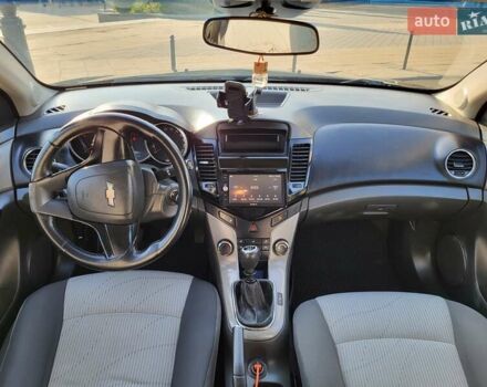 Чорний Шевроле Круз, об'ємом двигуна 1.6 л та пробігом 220 тис. км за 122 $, фото 5 на Automoto.ua