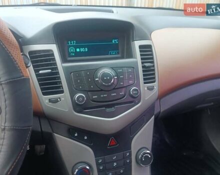 Чорний Шевроле Круз, об'ємом двигуна 1.6 л та пробігом 137 тис. км за 6200 $, фото 4 на Automoto.ua