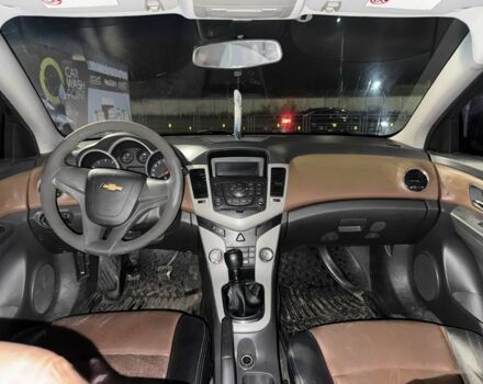 Черный Шевроле Круз, объемом двигателя 1.6 л и пробегом 135 тыс. км за 4500 $, фото 5 на Automoto.ua