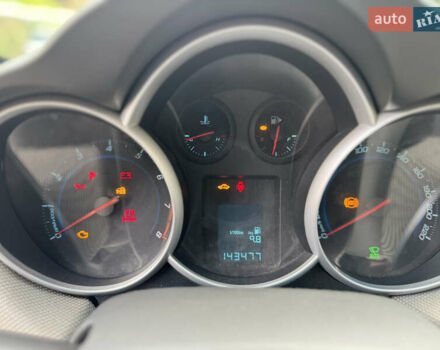 Черный Шевроле Круз, объемом двигателя 1.8 л и пробегом 144 тыс. км за 5999 $, фото 11 на Automoto.ua