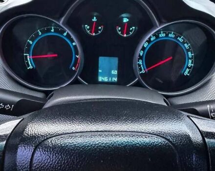 Черный Шевроле Круз, объемом двигателя 1.6 л и пробегом 350 тыс. км за 5600 $, фото 25 на Automoto.ua