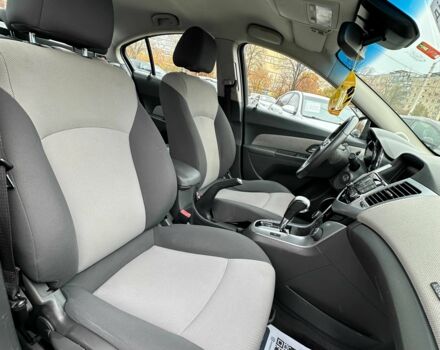 Черный Шевроле Круз, объемом двигателя 1.8 л и пробегом 188 тыс. км за 6900 $, фото 11 на Automoto.ua