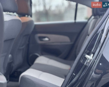 Черный Шевроле Круз, объемом двигателя 1.8 л и пробегом 232 тыс. км за 6999 $, фото 46 на Automoto.ua