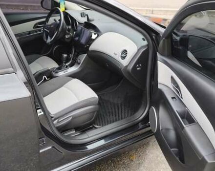 Черный Шевроле Круз, объемом двигателя 1.8 л и пробегом 220 тыс. км за 6600 $, фото 1 на Automoto.ua