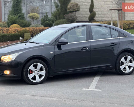 Черный Шевроле Круз, объемом двигателя 1.8 л и пробегом 232 тыс. км за 6999 $, фото 5 на Automoto.ua