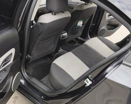 Черный Шевроле Круз, объемом двигателя 1.8 л и пробегом 220 тыс. км за 6600 $, фото 10 на Automoto.ua