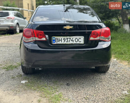 Черный Шевроле Круз, объемом двигателя 1.8 л и пробегом 144 тыс. км за 5999 $, фото 3 на Automoto.ua