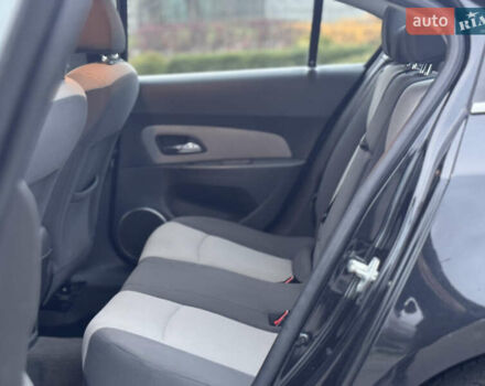 Черный Шевроле Круз, объемом двигателя 1.8 л и пробегом 232 тыс. км за 6999 $, фото 45 на Automoto.ua