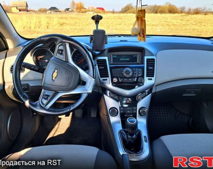 Черный Шевроле Круз, объемом двигателя 2 л и пробегом 0 тыс. км за 4000 $, фото 7 на Automoto.ua