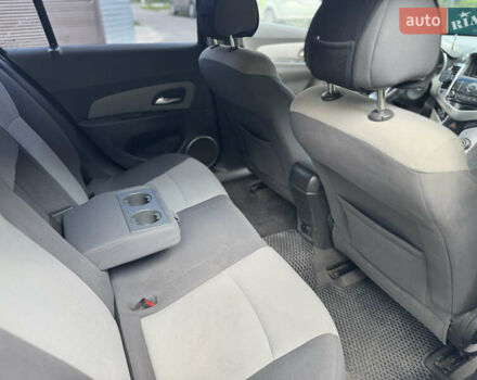 Черный Шевроле Круз, объемом двигателя 1.8 л и пробегом 144 тыс. км за 5999 $, фото 9 на Automoto.ua