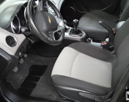 Черный Шевроле Круз, объемом двигателя 1.8 л и пробегом 46 тыс. км за 8900 $, фото 13 на Automoto.ua