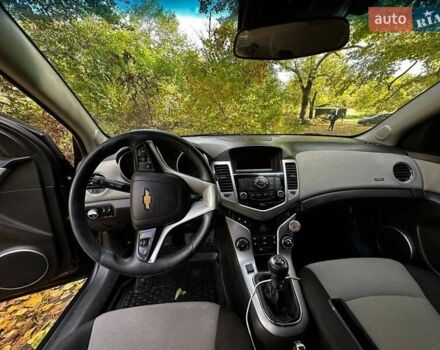 Черный Шевроле Круз, объемом двигателя 1.8 л и пробегом 177 тыс. км за 6400 $, фото 12 на Automoto.ua