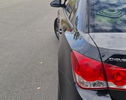 Черный Шевроле Круз, объемом двигателя 1.8 л и пробегом 314 тыс. км за 5500 $, фото 3 на Automoto.ua