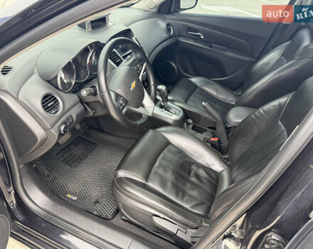 Черный Шевроле Круз, объемом двигателя 1.8 л и пробегом 141 тыс. км за 7700 $, фото 5 на Automoto.ua