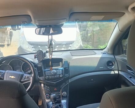 Черный Шевроле Круз, объемом двигателя 1.8 л и пробегом 179 тыс. км за 5900 $, фото 5 на Automoto.ua