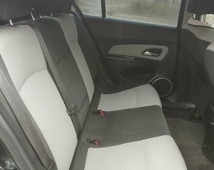 Черный Шевроле Круз, объемом двигателя 2 л и пробегом 320 тыс. км за 6800 $, фото 6 на Automoto.ua