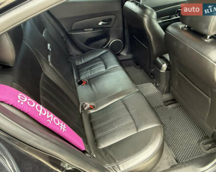 Черный Шевроле Круз, объемом двигателя 1.8 л и пробегом 141 тыс. км за 7700 $, фото 8 на Automoto.ua