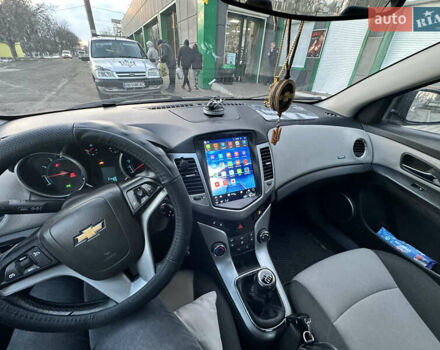 Черный Шевроле Круз, объемом двигателя 1.6 л и пробегом 100 тыс. км за 6950 $, фото 1 на Automoto.ua