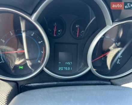 Черный Шевроле Круз, объемом двигателя 1.8 л и пробегом 207 тыс. км за 5700 $, фото 1 на Automoto.ua